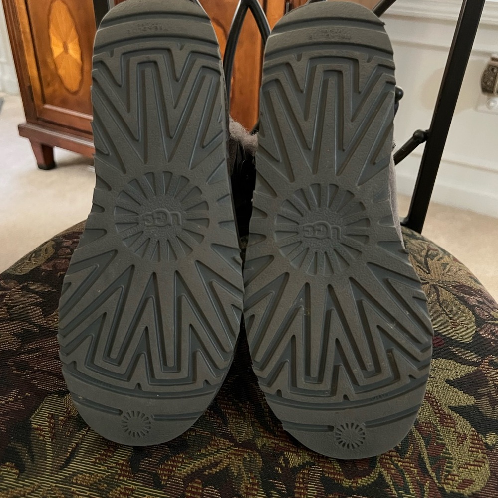 UGG Women's Bailey Button Triplet - Picture 9 of 14